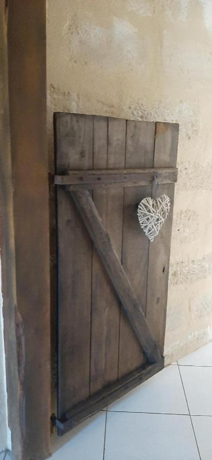 Chambres d'Hôtes La Luzernière Saint-Denis-de-Pile Esterno foto
